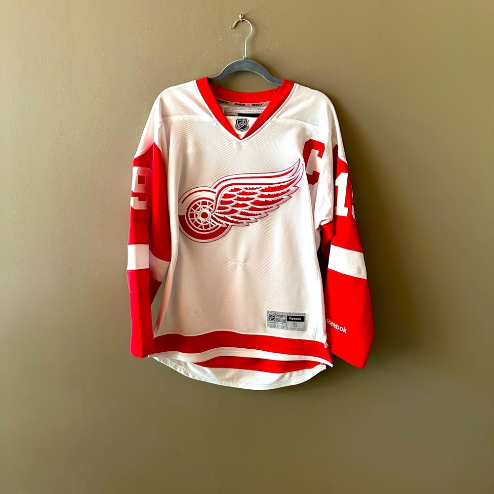 REEBOK S STEVE YZERMAN Detroit RED WINGS Hockey STARTER Sewn Jersey 19 SIGNED